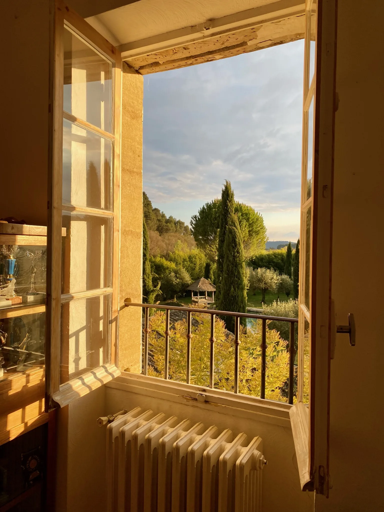 Vue depuis la chambre au couché du soleil