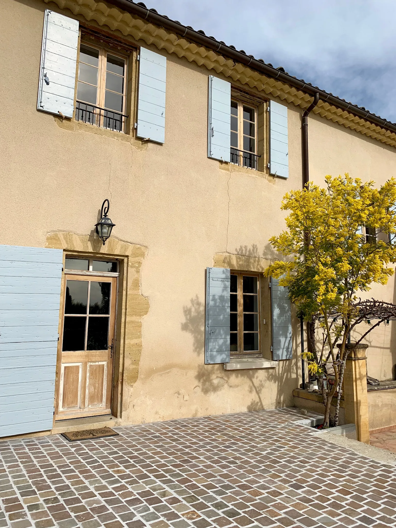 Entrée extérieure de la Bastide